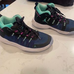 size 5 youth jordan flights